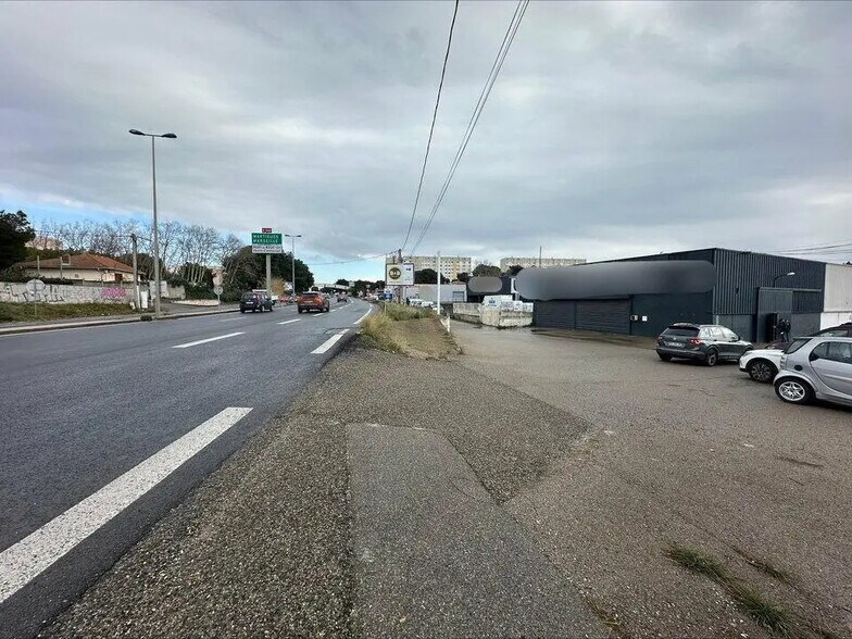 Industrial in Port-de-Bouc for sale - Building Photo - Image 1 of 12