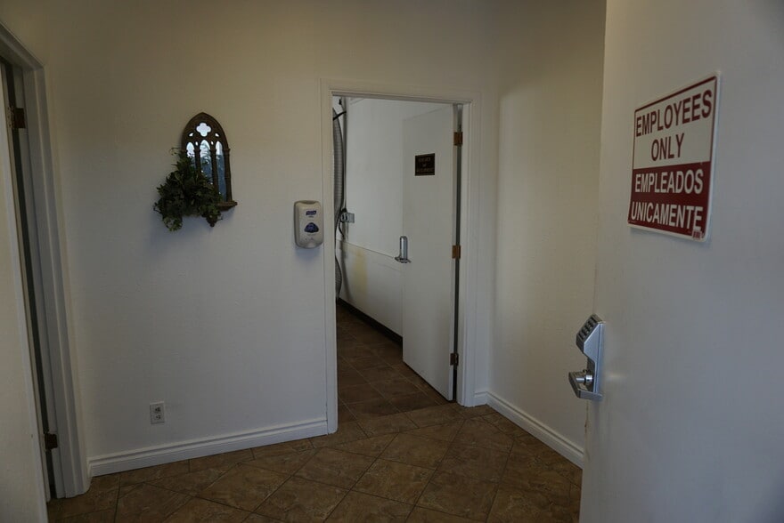 607 5th St, Prosser, WA for sale - Building Photo - Image 3 of 17