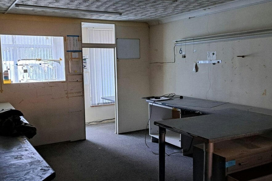 24-26 High St, Ascot for sale - Interior Photo - Image 2 of 4