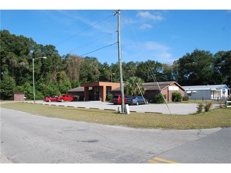 6966 Fort King Rd, Zephyrhills, FL 33541