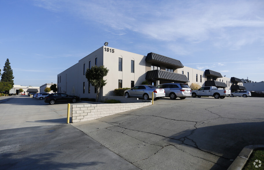 1815 W 205th St, Torrance, CA for lease - Building Photo - Image 2 of 2