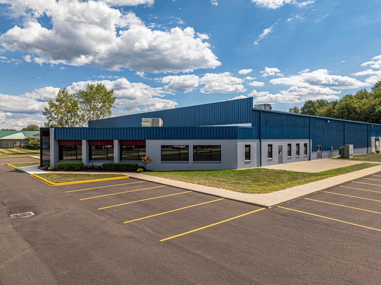 186 Commerce Dr, LaGrange, OH for sale - Primary Photo - Image 1 of 23