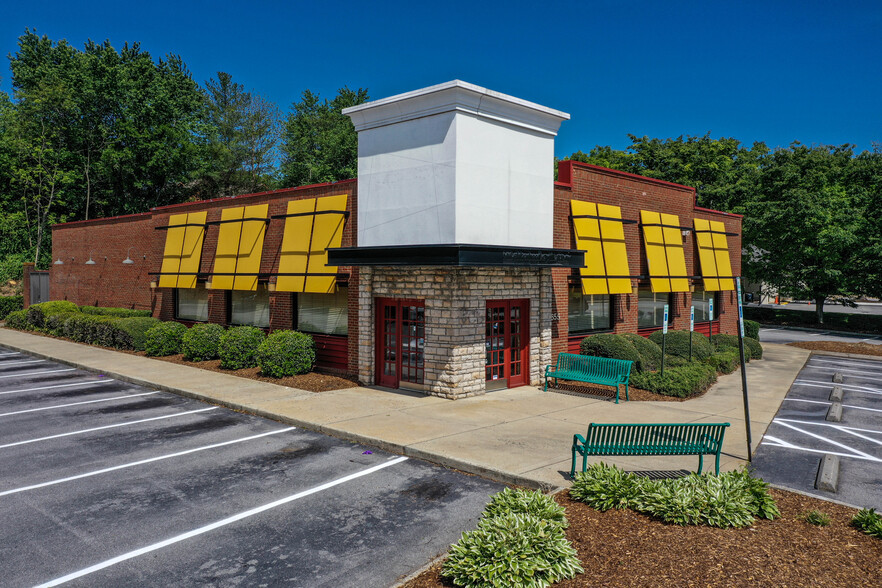 1655 Hendersonville Rd, Asheville, NC for sale - Building Photo - Image 1 of 1