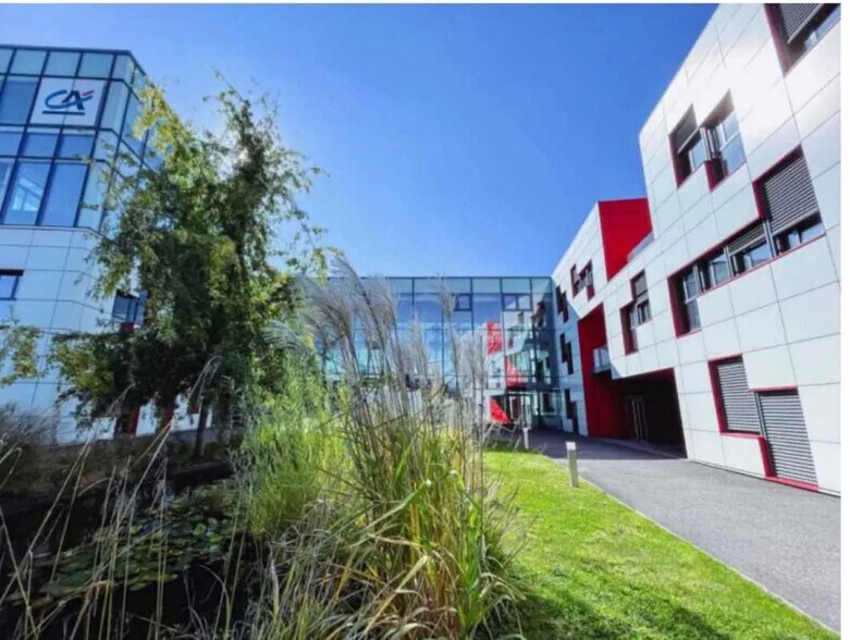 Office in Dardilly for lease - Building Photo - Image 3 of 21