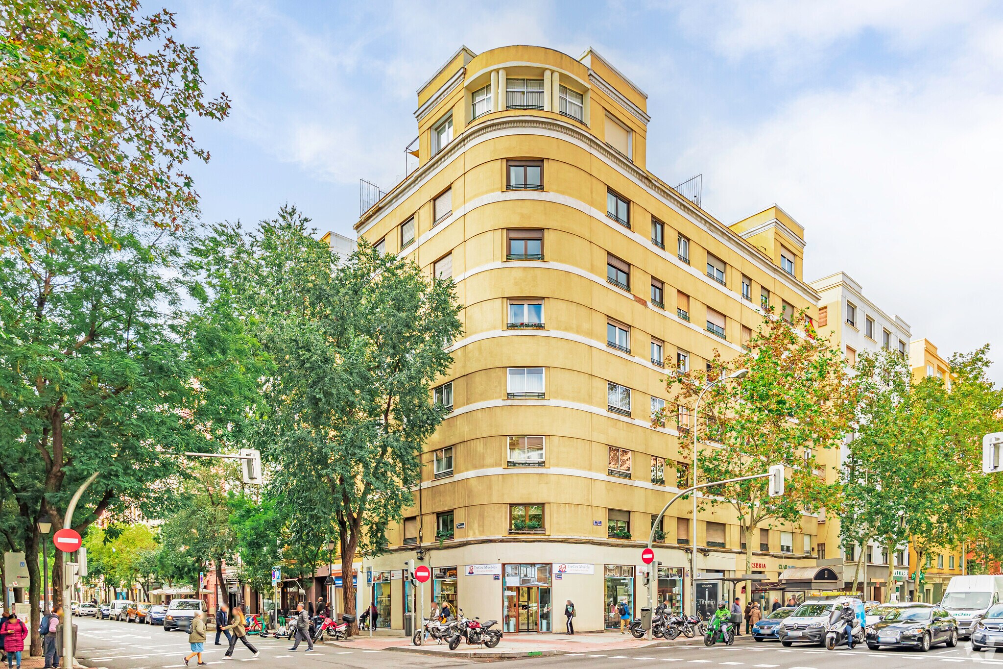 Calle Cea Bermúdez, 13, Madrid, Madrid for sale Primary Photo- Image 1 of 1