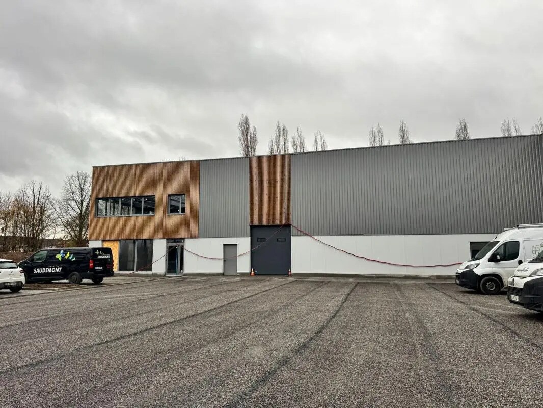 Flex in Lille for lease Building Photo- Image 1 of 5