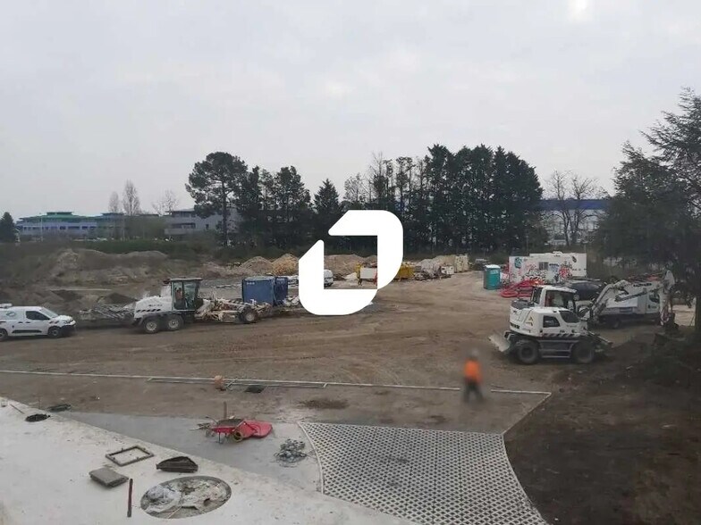 Office in Pessac for lease - Building Photo - Image 3 of 28