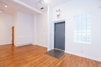 2558-2572 N Clark St, Chicago, IL for lease Interior Photo- Image 2 of 7
