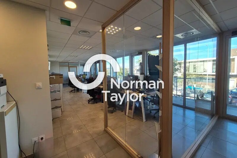 Office in Perpignan for lease - Building Photo - Image 2 of 3