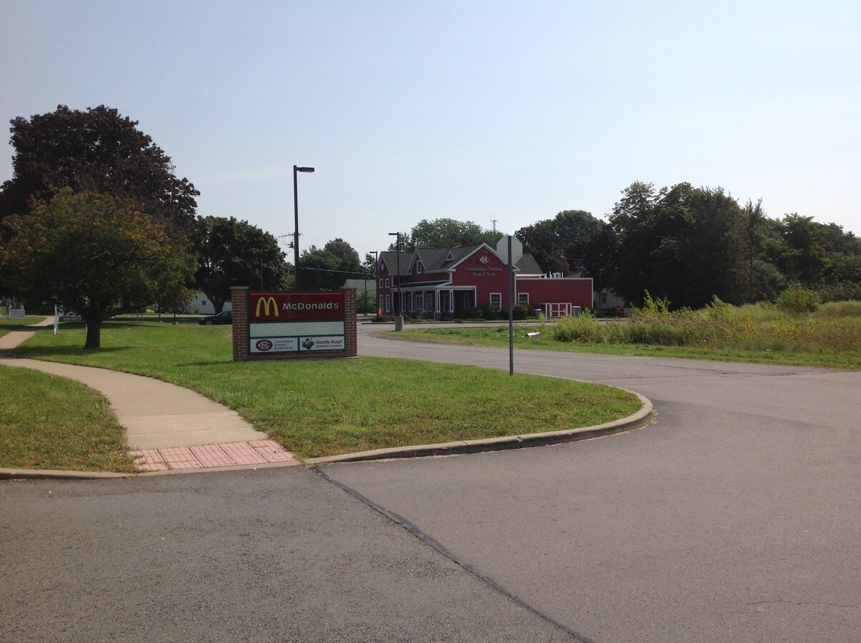 1155 Ridge Rd, ster, NY 14580