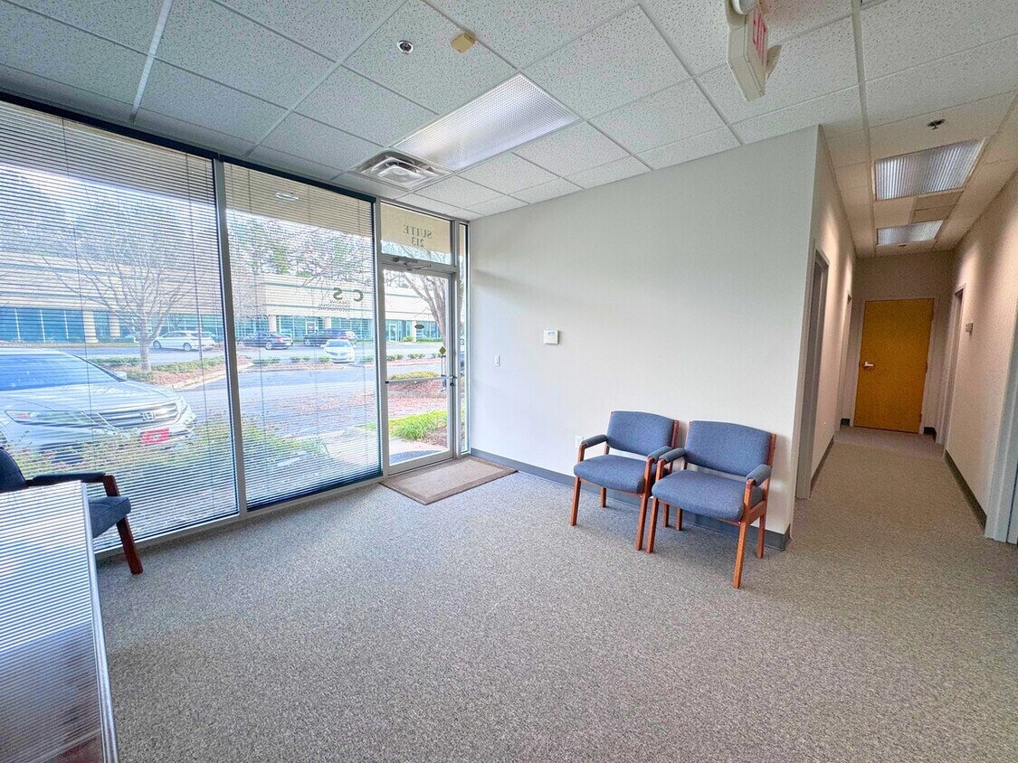 975 Cobb Place Blvd, Kennesaw, GA 30144 - Unit 213 - - Interior Photo - Image 1 of 5
