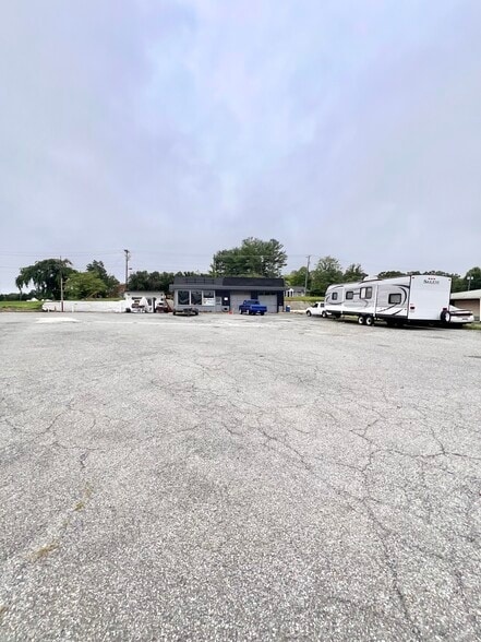 3648 S Amherst Hwy, Madison Heights, VA for sale - Building Photo - Image 3 of 4