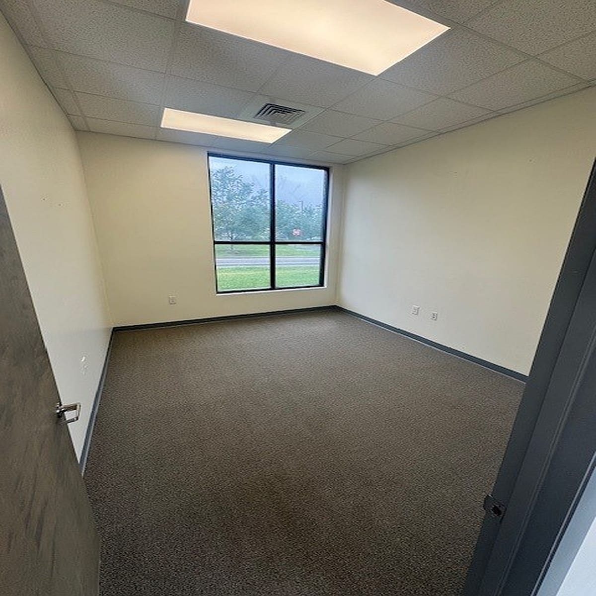 14936 Brown Mill Rd, Huntersville, NC for lease Interior Photo- Image 1 of 3