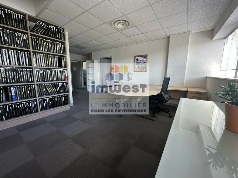 Office in Rennes for sale - Interior Photo - Image 3 of 5