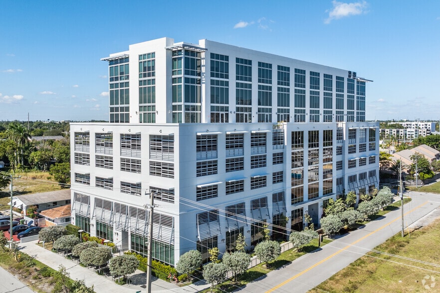 800 SE 4th Ave, Hallandale Beach, FL for lease - Building Photo - Image 2 of 31
