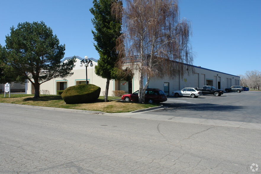 5325 Louie Ln, Reno, NV for lease - Building Photo - Image 1 of 19