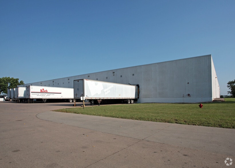 21560 Grenada Ave W, Lakeville, MN for lease - Building Photo - Image 2 of 2