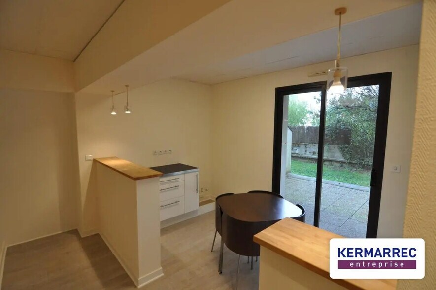 Office in Nantes for lease - Building Photo - Image 3 of 6