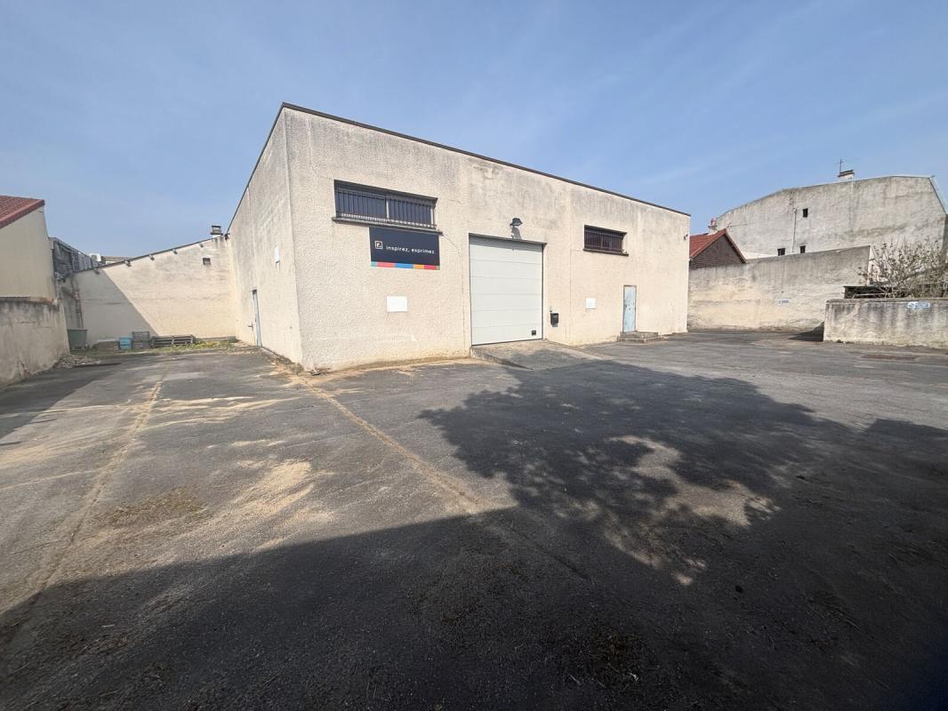 Industrial in Colombes for lease Building Photo- Image 1 of 15