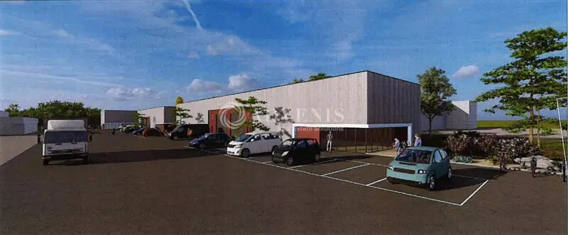 Flex in Plestan for lease Building Photo- Image 1 of 5