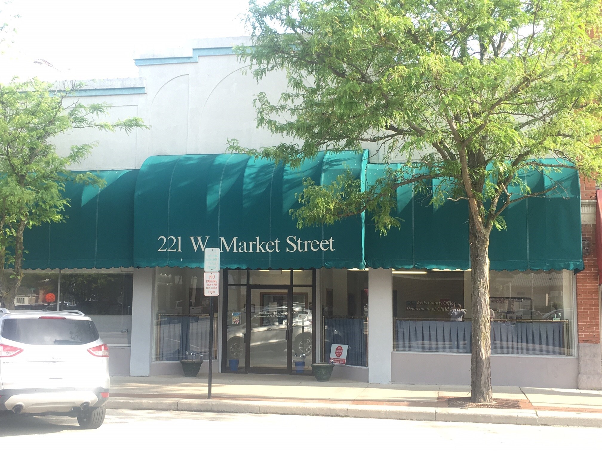 221 W Market St, Bluffton, IN for sale Primary Photo- Image 1 of 1