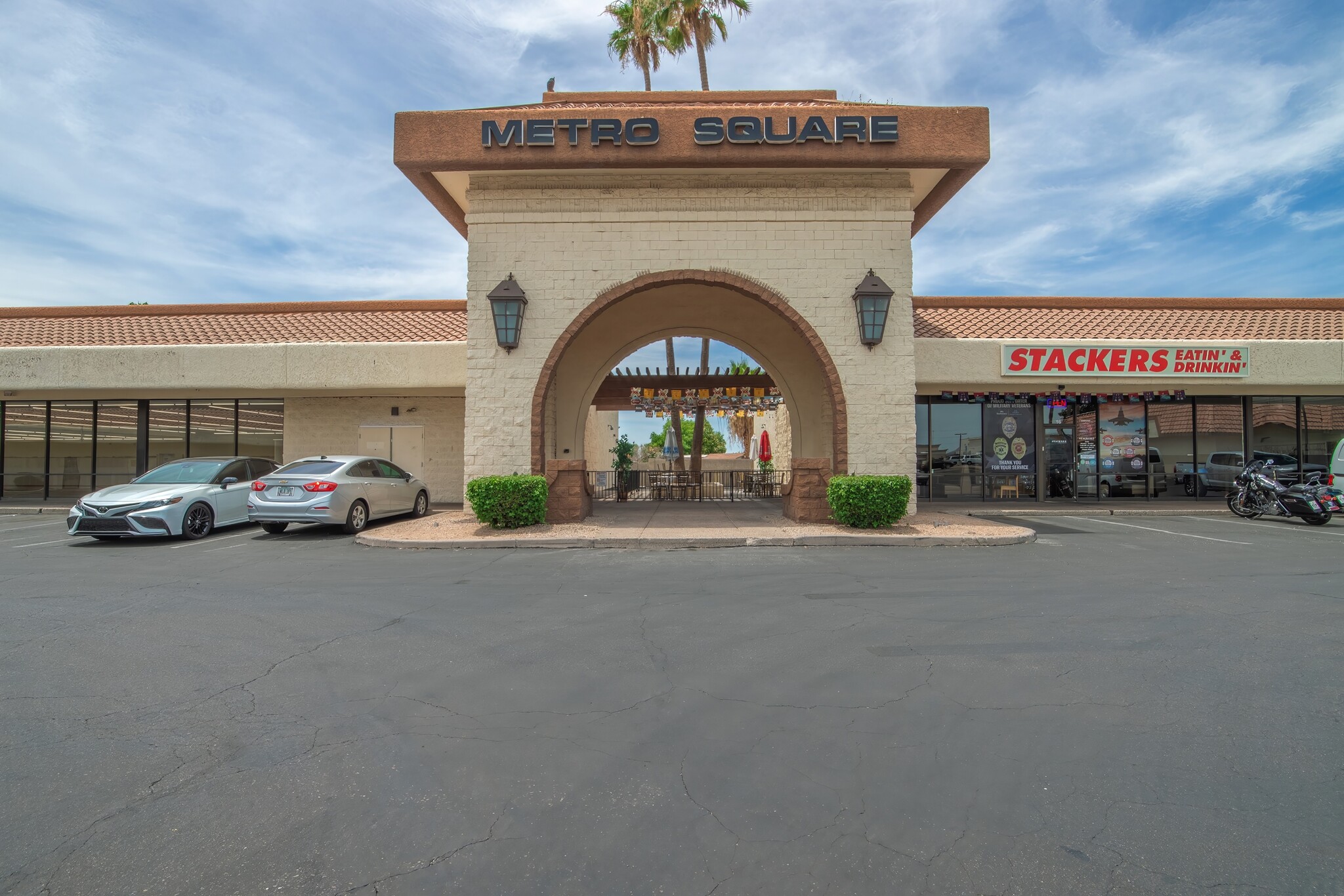 2855 W Cactus Rd, Phoenix, AZ for lease Building Photo- Image 1 of 22