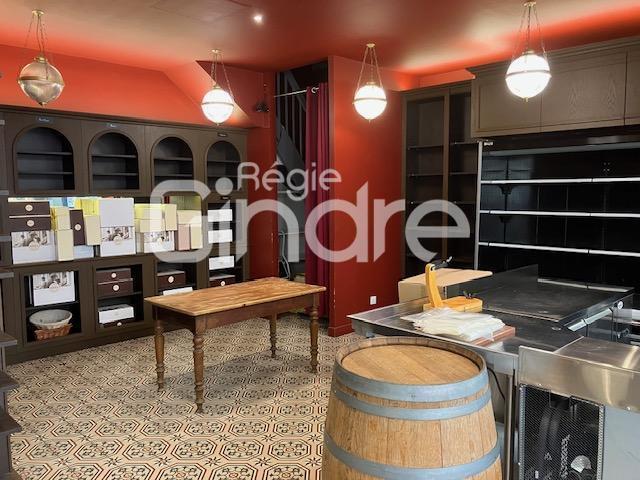 Flex in Lyon for lease - Building Photo - Image 2 of 16