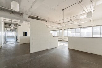 5333-5335 Av Casgrain, Montréal, QC for lease Building Photo- Image 1 of 8