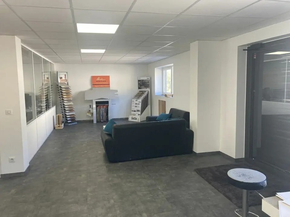 Office in Le Versoud for lease Building Photo- Image 1 of 4