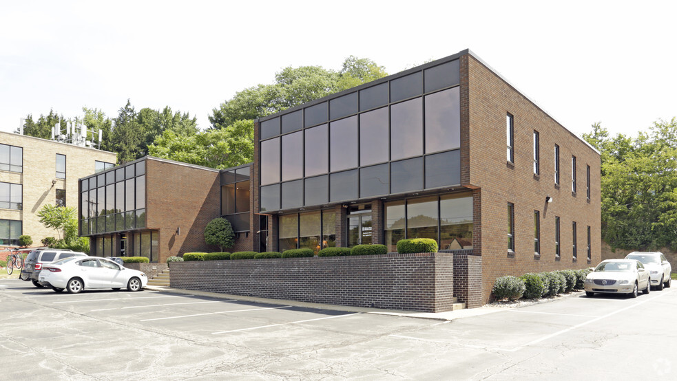 8980 Perry Hwy, Pittsburgh, PA for lease - Primary Photo - Image 1 of 9