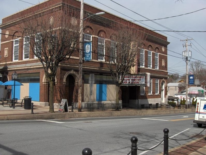 18 N Market St, Elizabethtown, PA for sale Primary Photo- Image 1 of 1