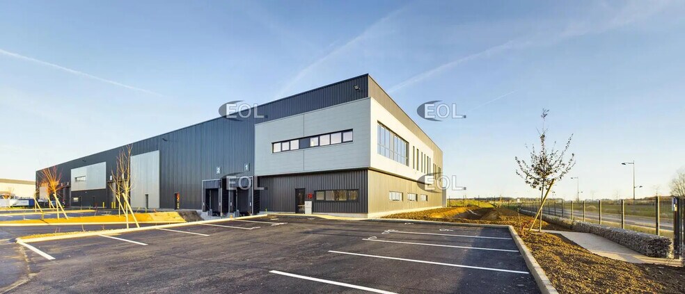 Flex in Brie-Comte-Robert for lease - Building Photo - Image 2 of 10