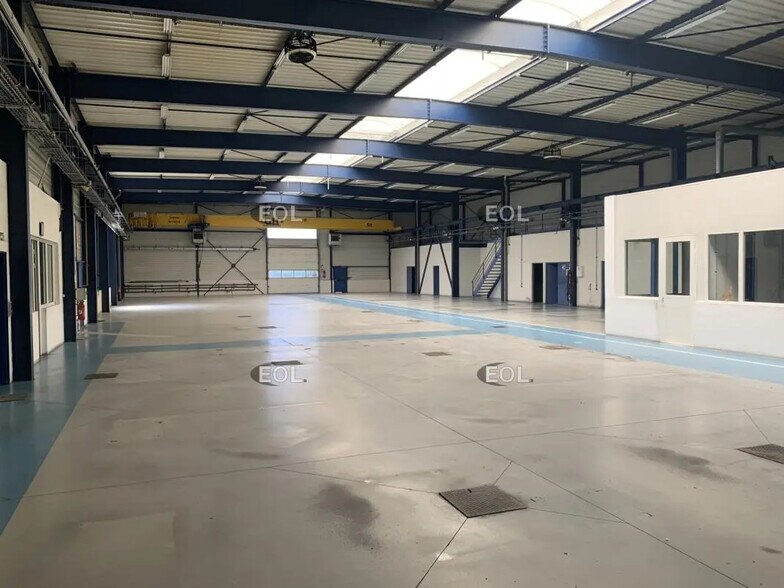 Flex in Le Plessis-Bouchard for lease - Building Photo - Image 3 of 12