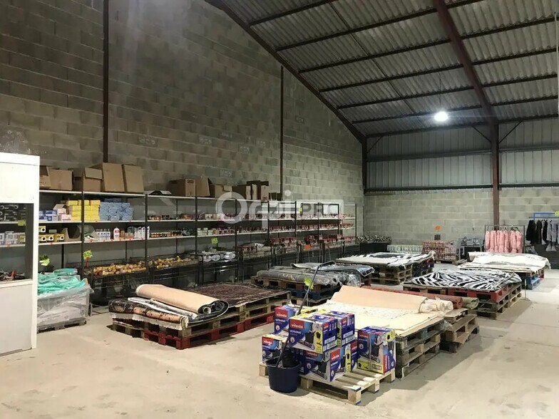 Flex in Limoges for lease - Interior Photo - Image 3 of 6