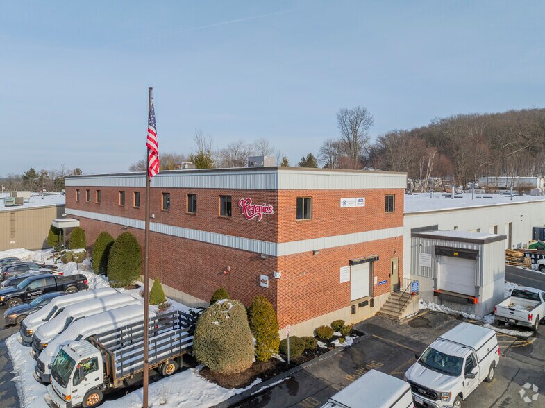 46 Rogers Rd, Haverhill, MA for sale - Primary Photo - Image 1 of 1