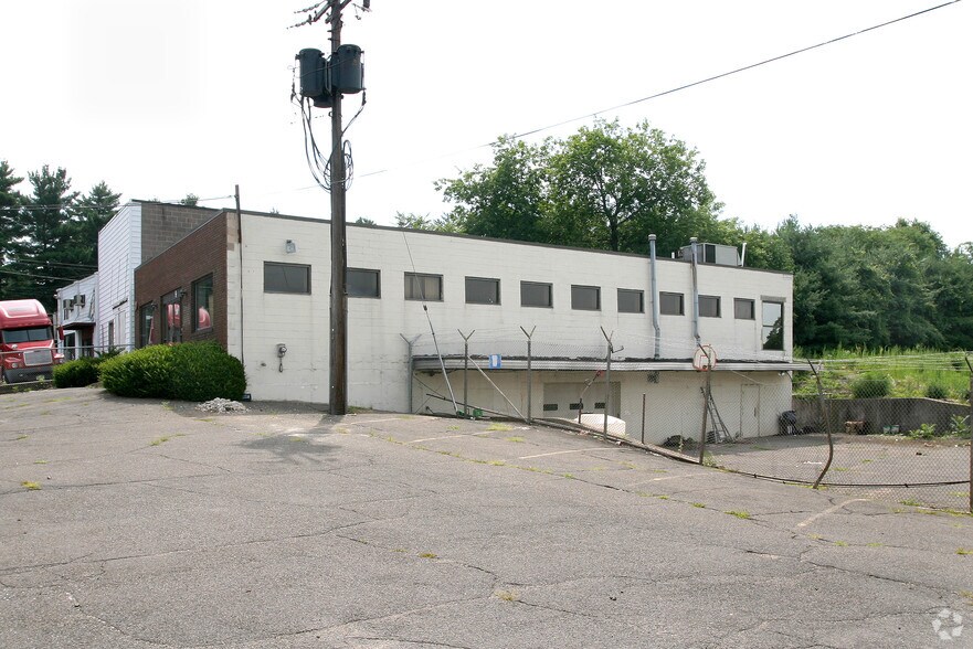 9 Maplewood Ave, Bloomfield, CT 06002