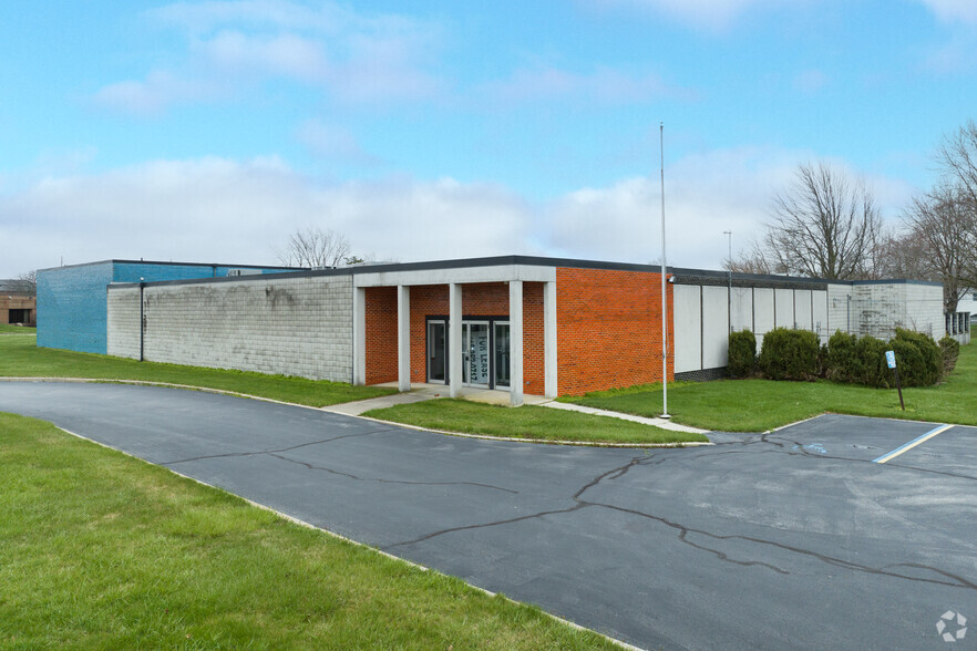 300 E Poe Rd, Bowling Green, OH for lease - Building Photo - Image 2 of 5