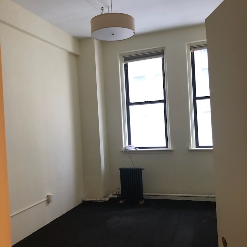 303-305 Fifth Ave, New York, NY for lease Interior Photo- Image 1 of 6