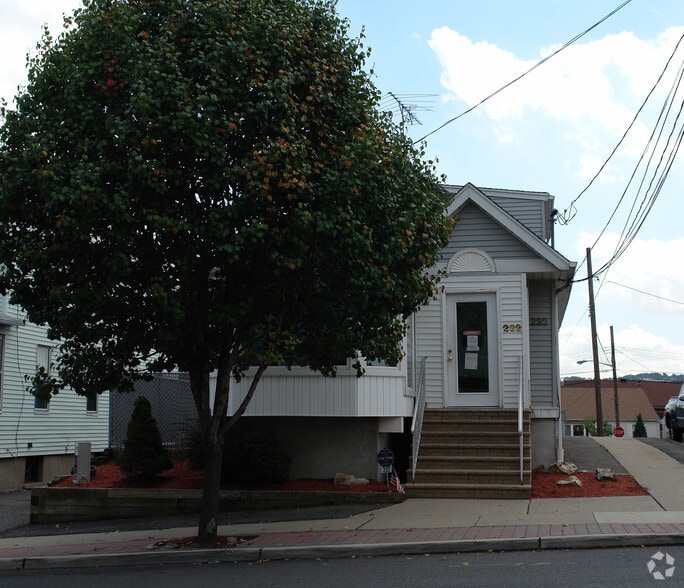 232 Union Blvd, Totowa, NJ for sale - Building Photo - Image 1 of 6