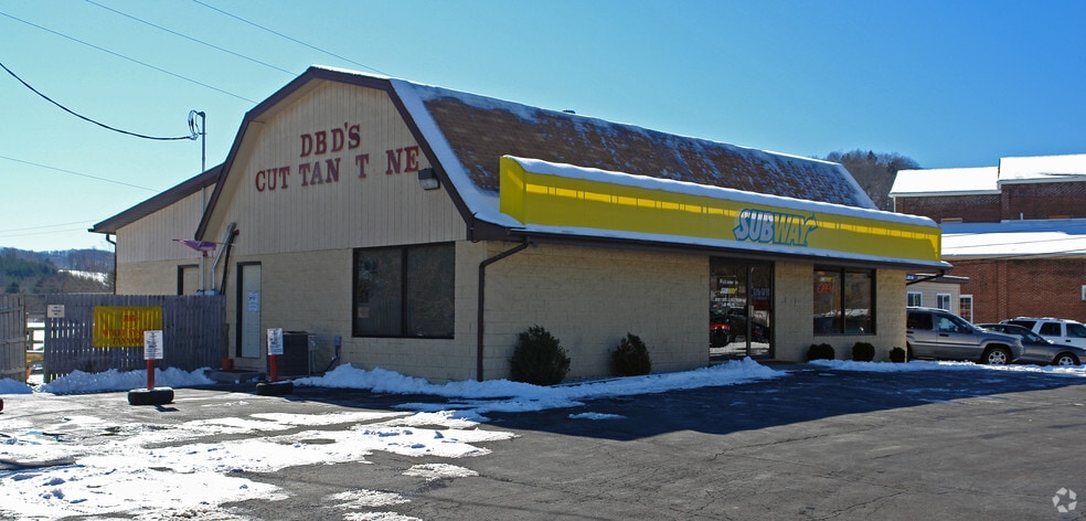 5976 Virginia Ave, Pembroke, VA for sale - Building Photo - Image 3 of 27