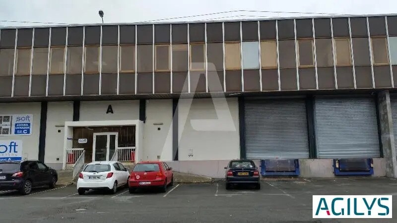 Industrial in Wissous for lease - Building Photo - Image 2 of 5