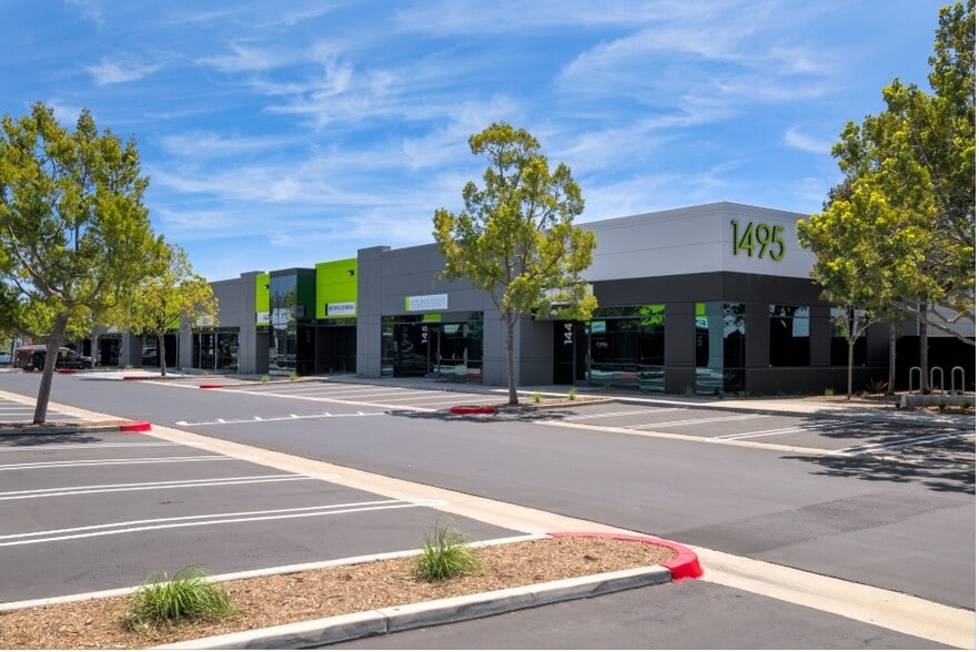 1495 Poinsettia Ave, Vista, CA for lease - Building Photo - Image 2 of 2
