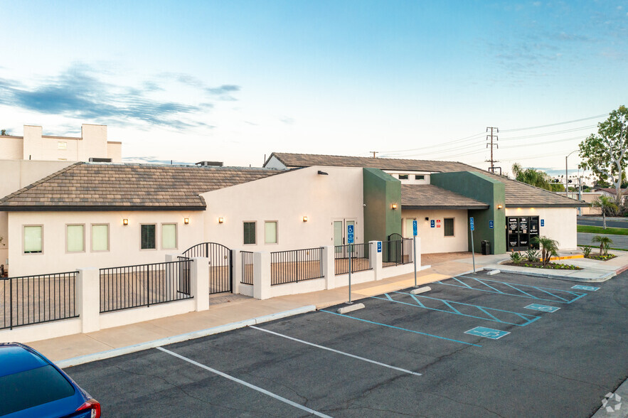 295 E Imperial Hwy, Fullerton, CA for lease - Building Photo - Image 3 of 9