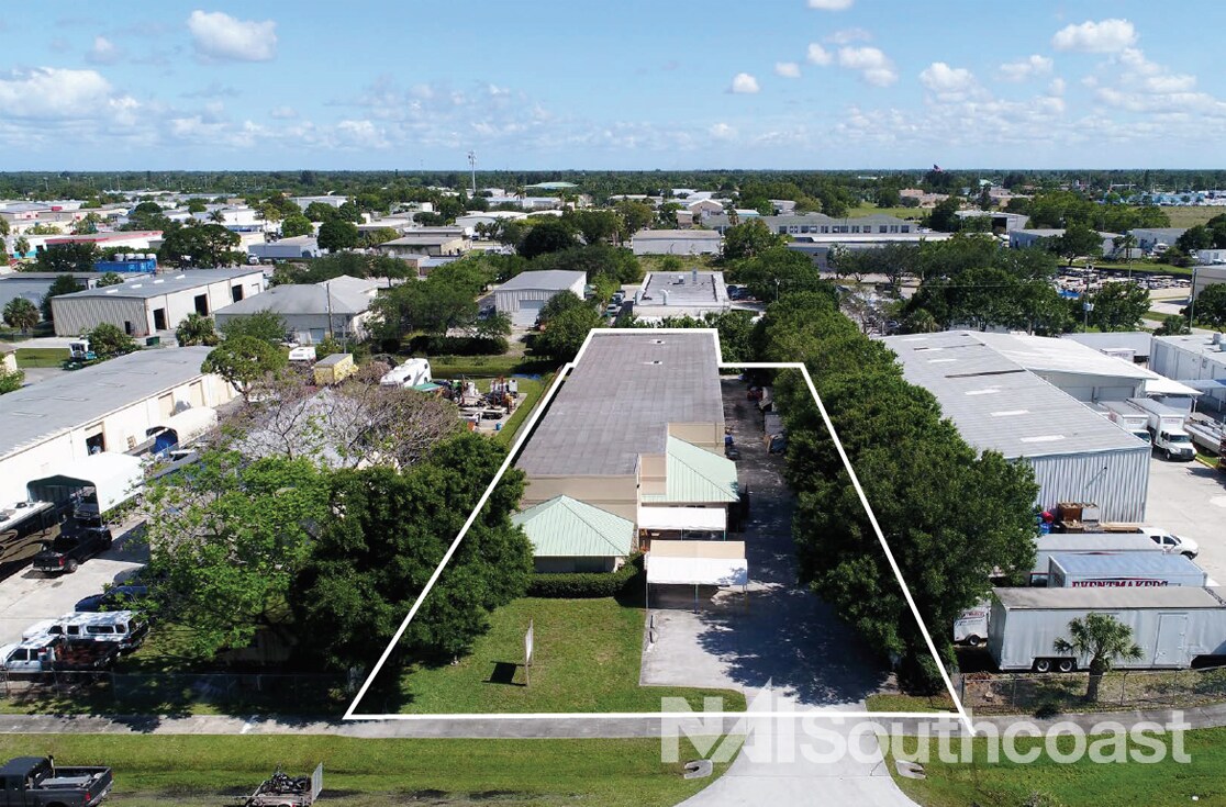 2948-2952 SE Monroe St, Stuart, FL for sale Building Photo- Image 1 of 1