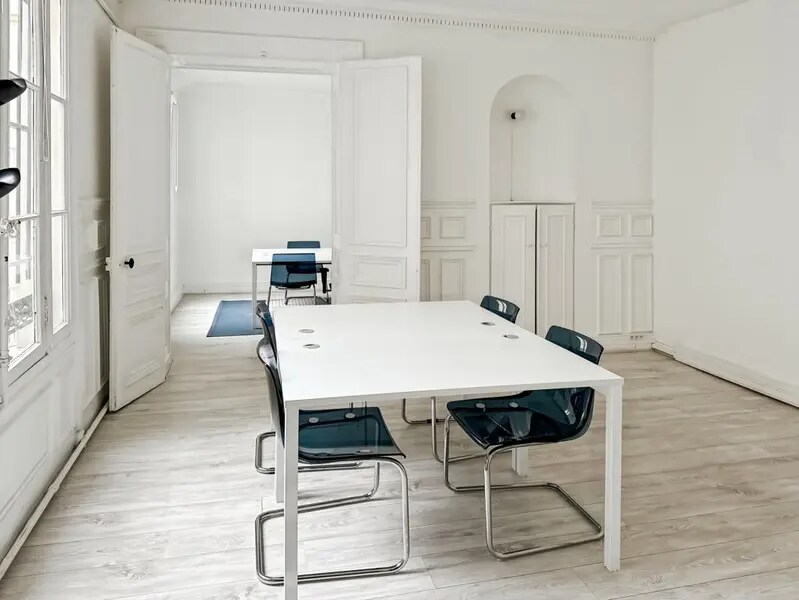 40 - 40Bis Rue Du Faubourg Poissonnière, Paris for lease Interior Photo- Image 1 of 11