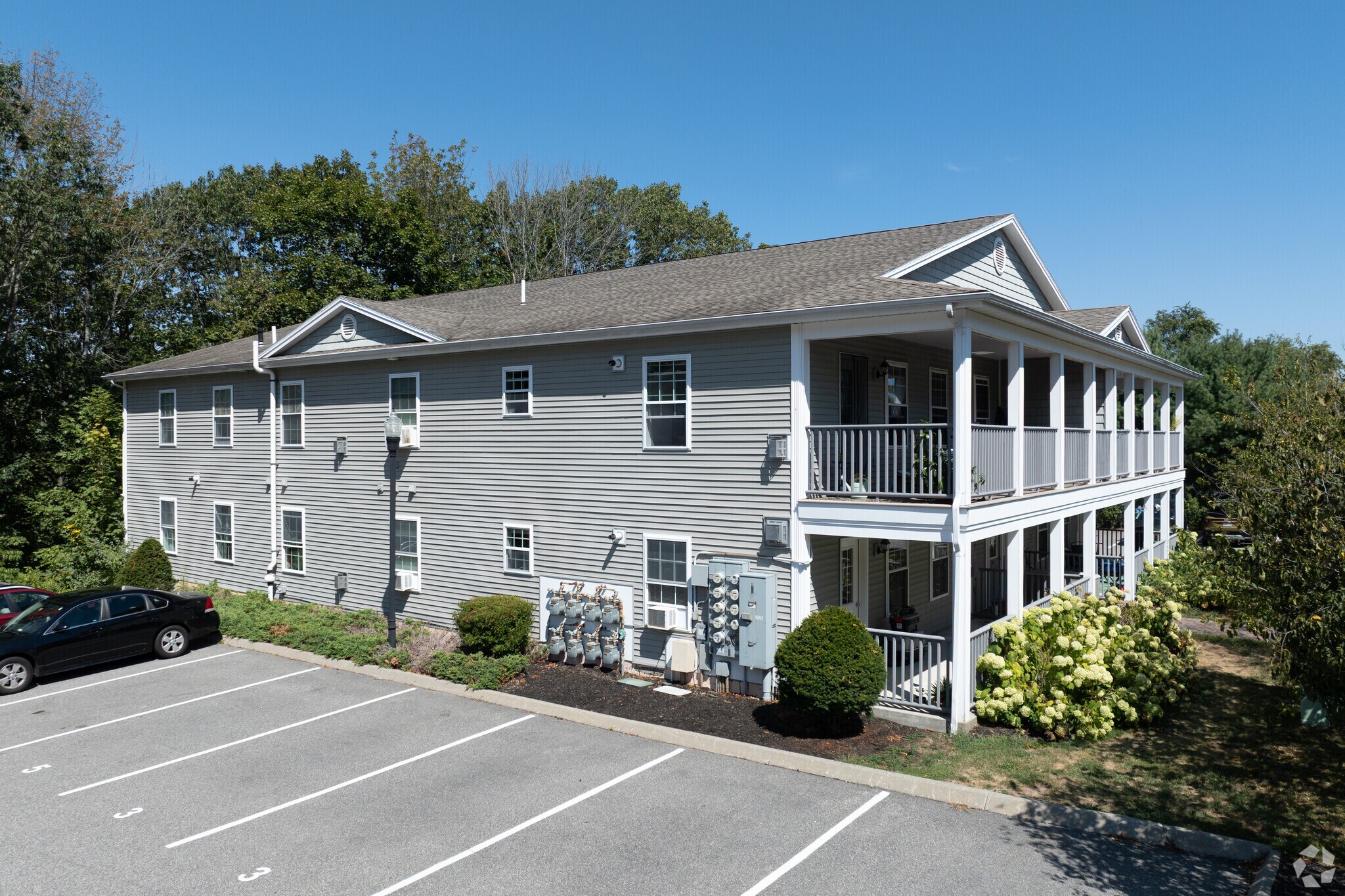 25-27 Chicopee Ln, Biddeford, ME for sale Primary Photo- Image 1 of 1