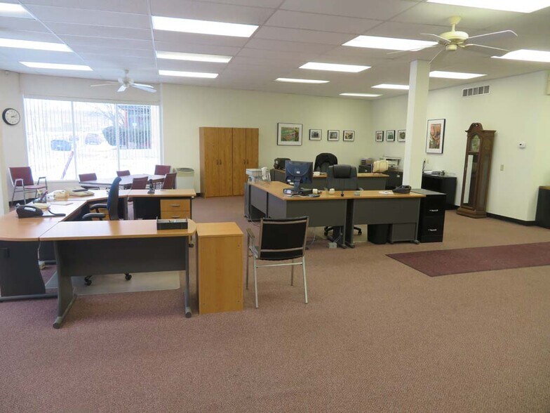 1458 Main St, Buffalo, NY for sale - Interior Photo - Image 3 of 23