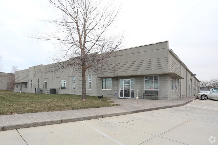 15685 S Mahaffie St, Olathe, KS for sale - Primary Photo - Image 1 of 1