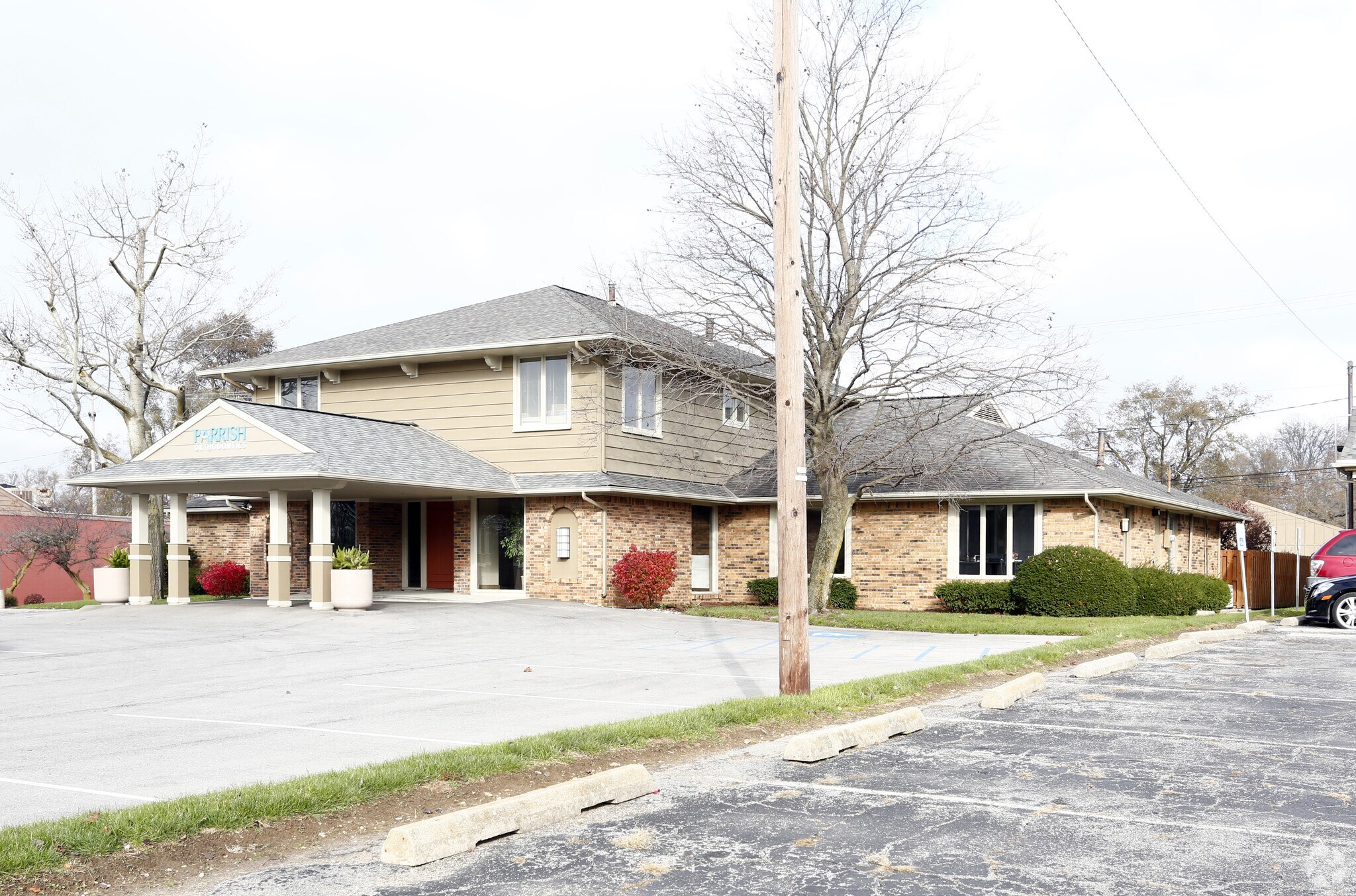 223 E Tillman Rd, Fort Wayne, IN for sale Primary Photo- Image 1 of 1