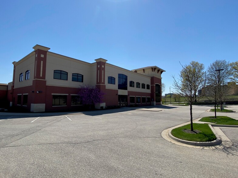 10700-10720 Metcalf Ave, Overland Park, KS for lease - Building Photo - Image 2 of 8